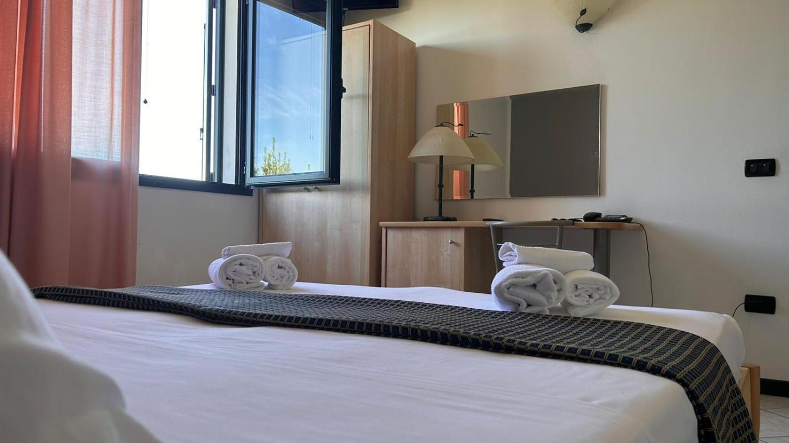 Hotel Gran Delta Di Alba-Invest Srl Rosolina Eksteriør billede