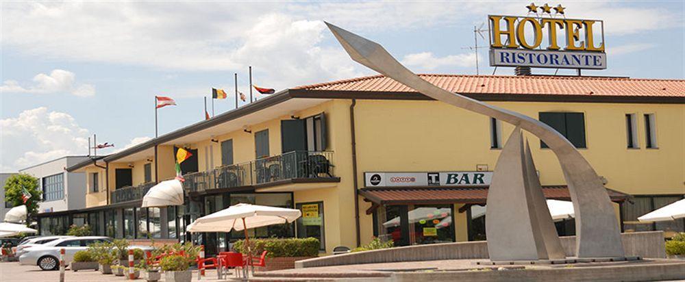 Hotel Gran Delta Di Alba-Invest Srl Rosolina Eksteriør billede