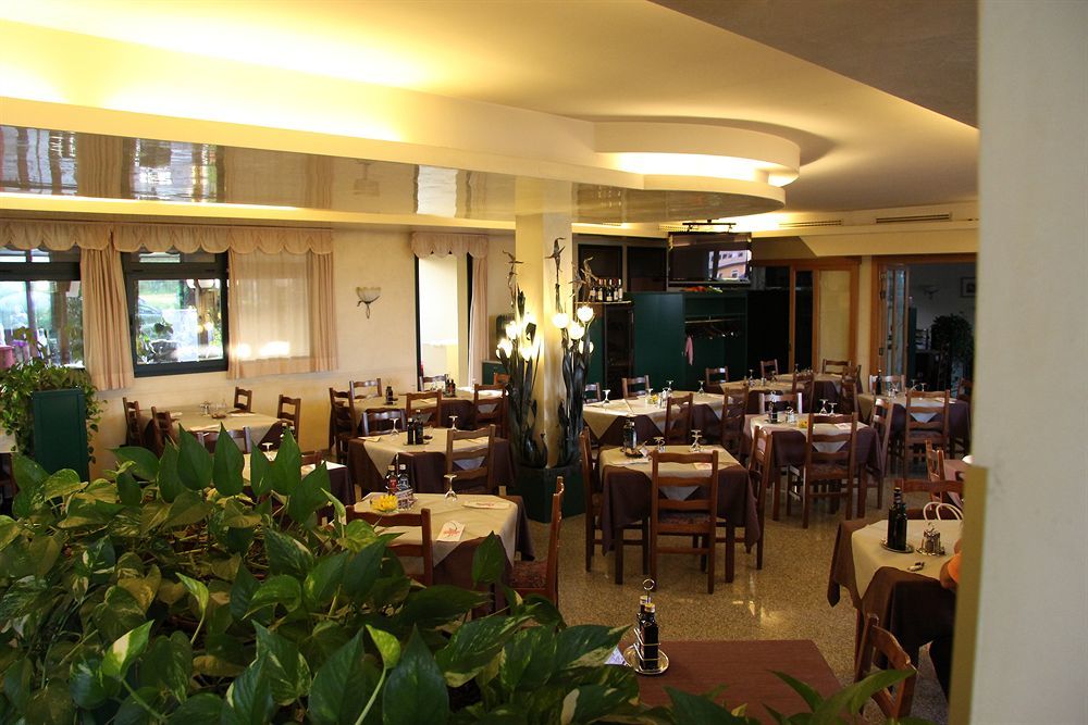 Hotel Gran Delta Di Alba-Invest Srl Rosolina Eksteriør billede
